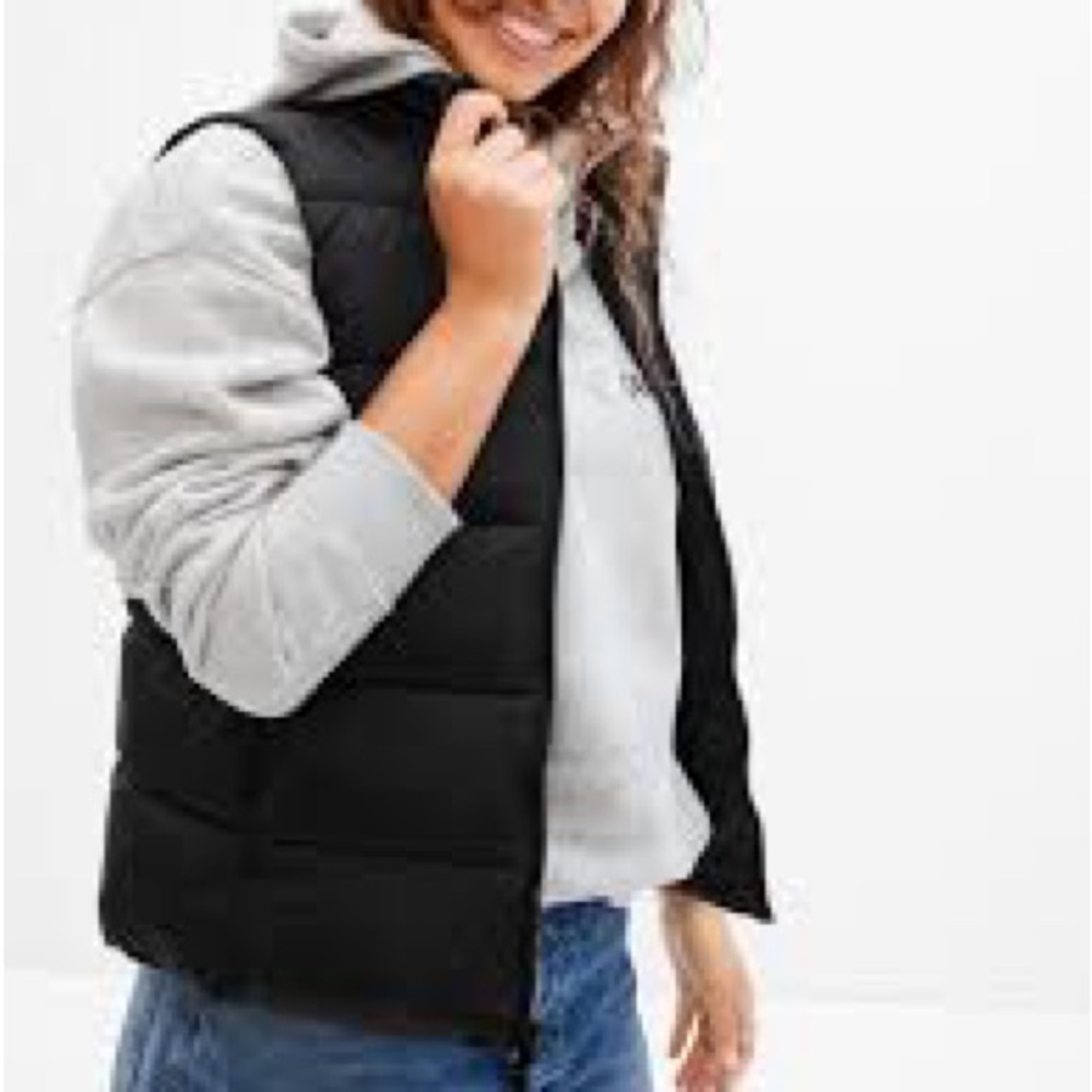 GAP Cold Control Puffer Vest - Picture 3 of 8